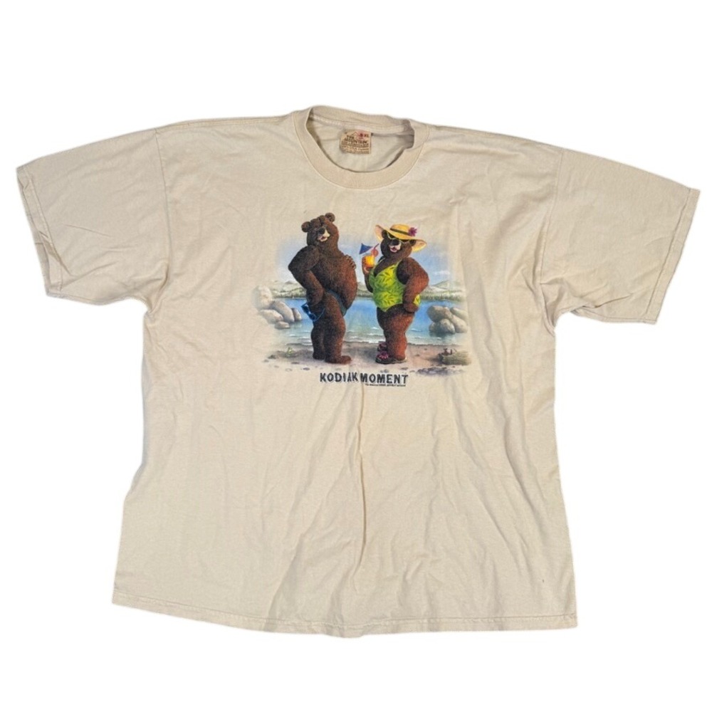 The Mountain Kodiak Moment Bear Beach Graphic Tee Tan XL Jeffrey Severn 2006